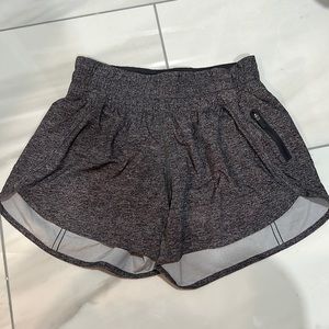 Lululemon — tracker iv — grey — size 6